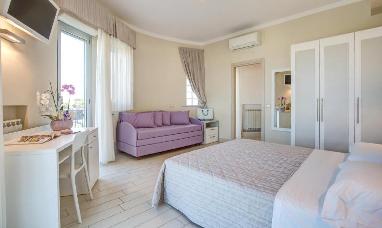 lungomarehotel en special-offer-easter-in-cervia-in-hotel-by-the-sea 011